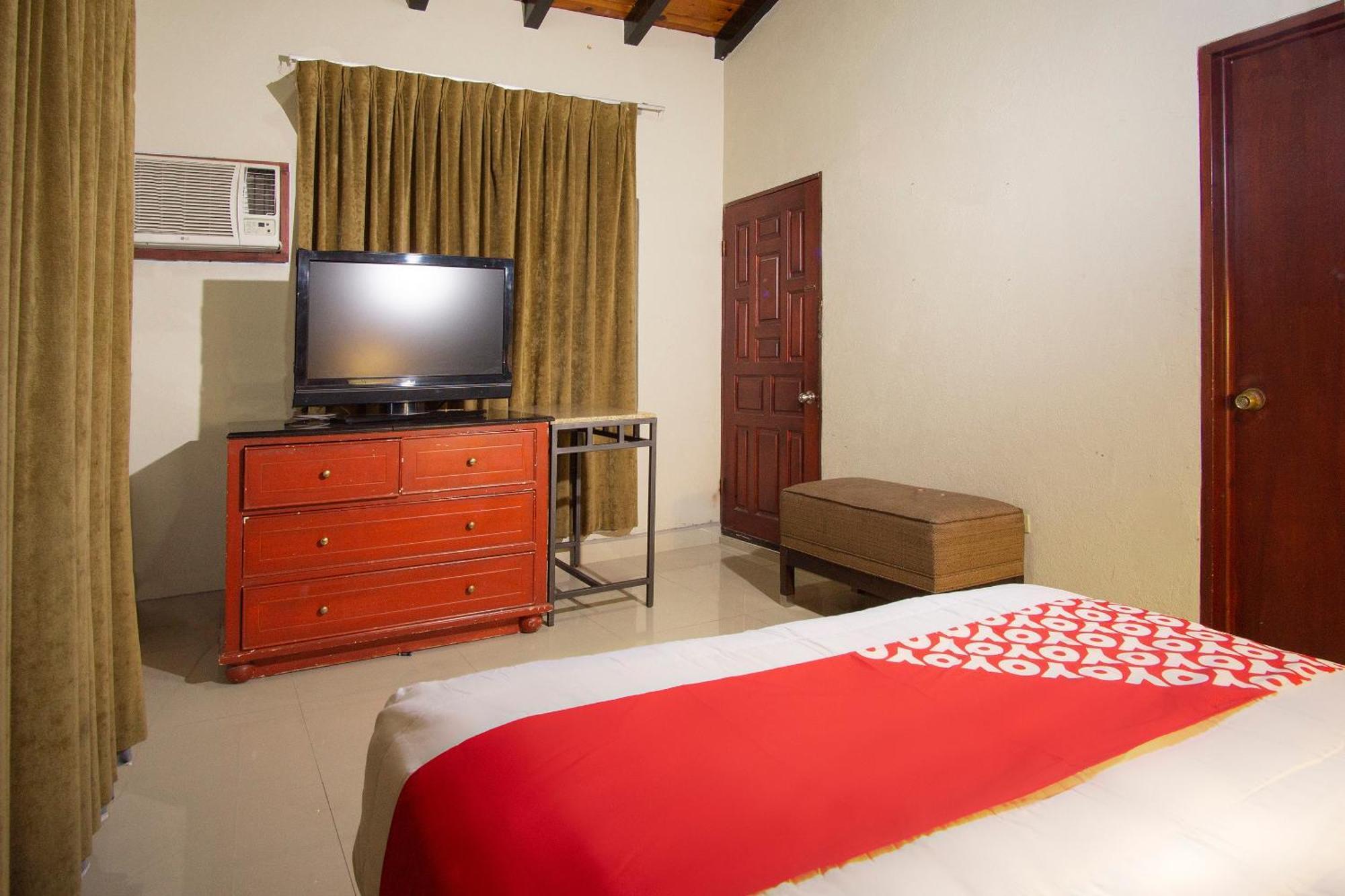 Oyo Hotel Hacienda Don Luis, Rosarito Ngoại thất bức ảnh A typical hotel room