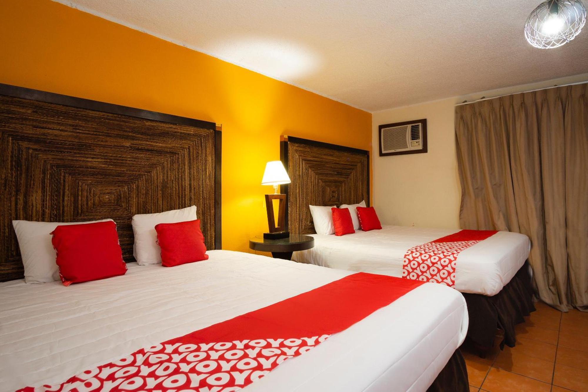 Oyo Hotel Hacienda Don Luis, Rosarito Ngoại thất bức ảnh A typical OYO hotel room in Mexico City