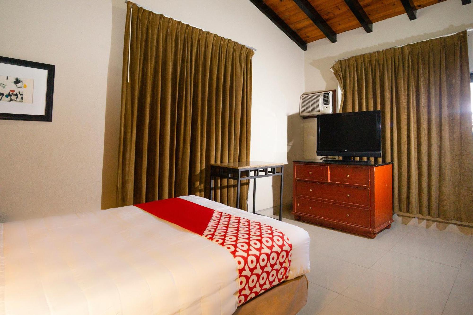 Oyo Hotel Hacienda Don Luis, Rosarito Ngoại thất bức ảnh A room at the hotel