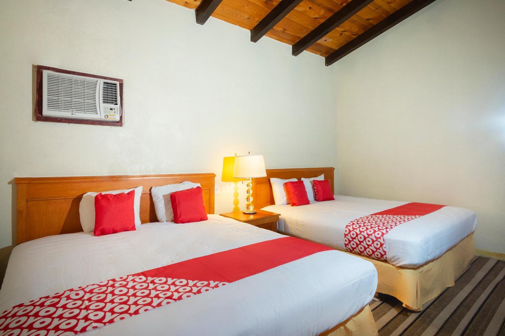 Oyo Hotel Hacienda Don Luis, Rosarito Ngoại thất bức ảnh A typical OYO hotel room